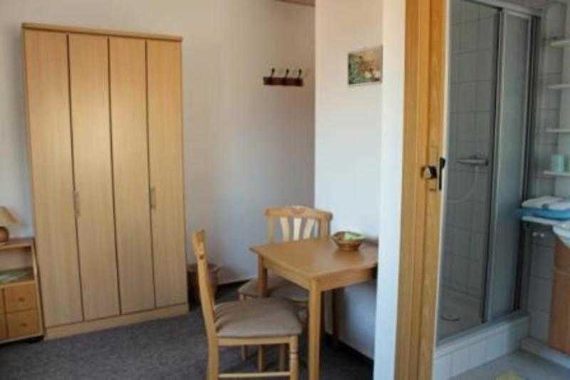 Privatunterkunft Gaestezimmer Am Tiefwarensee